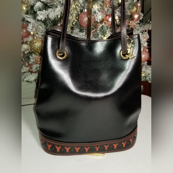 Authentic Yves Saint Laurent Black Leather bucket bag - Picture 2 of 13